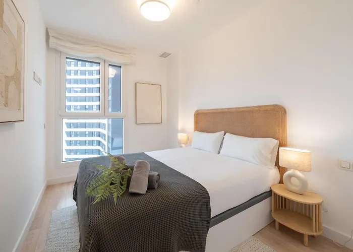 Xpce Urban 21 Skyline - Parking Free Malaga
