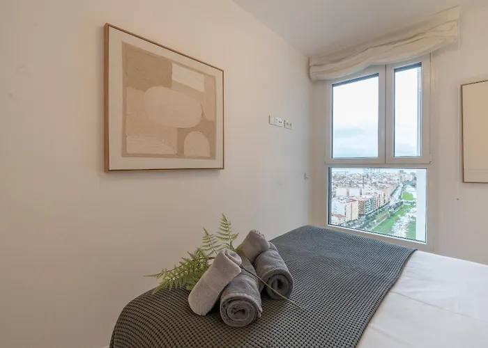 Xpce Urban 21 Skyline - Parking Free *
